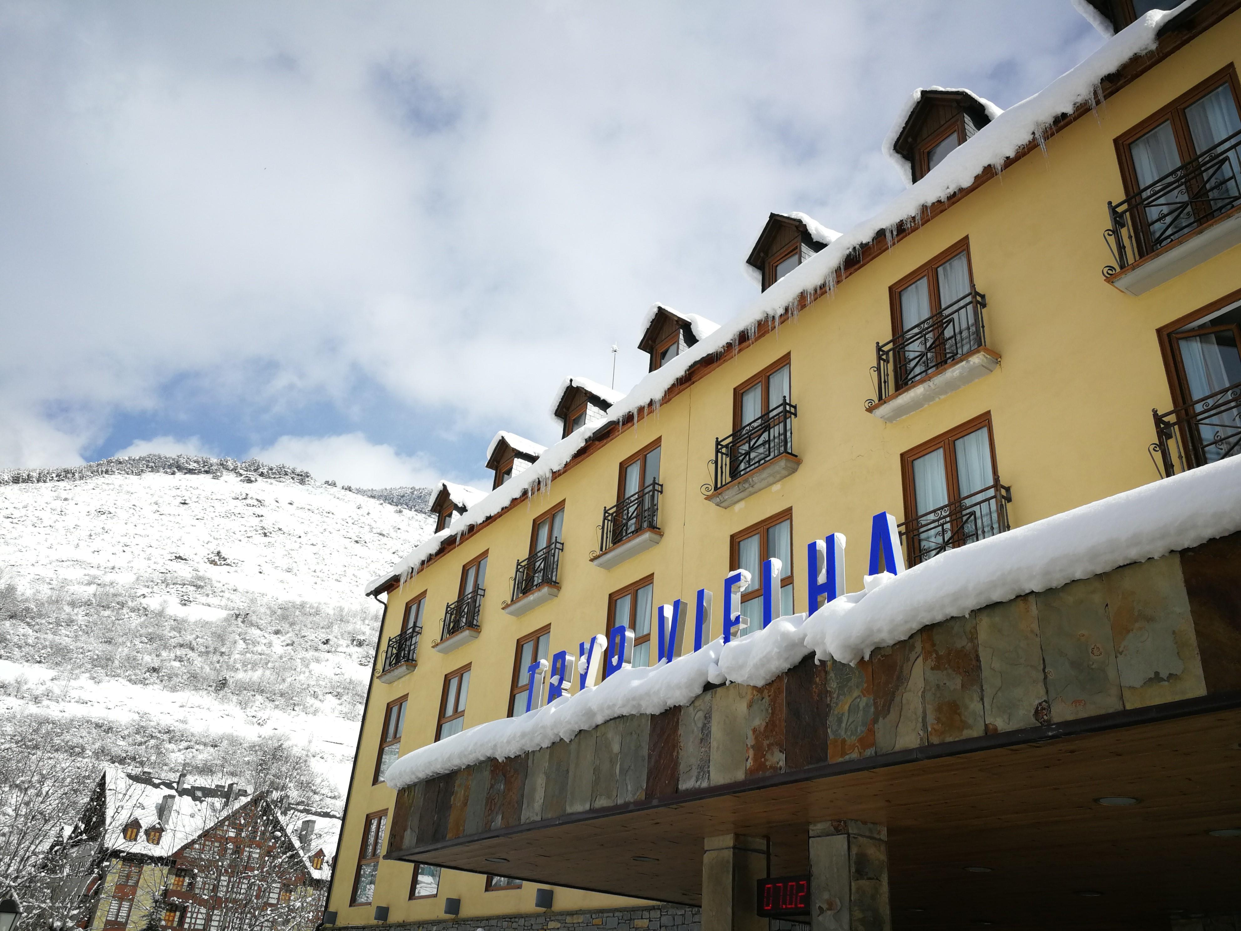 Hotel Vielha Val D'Aran, Affiliated By Melia Екстериор снимка