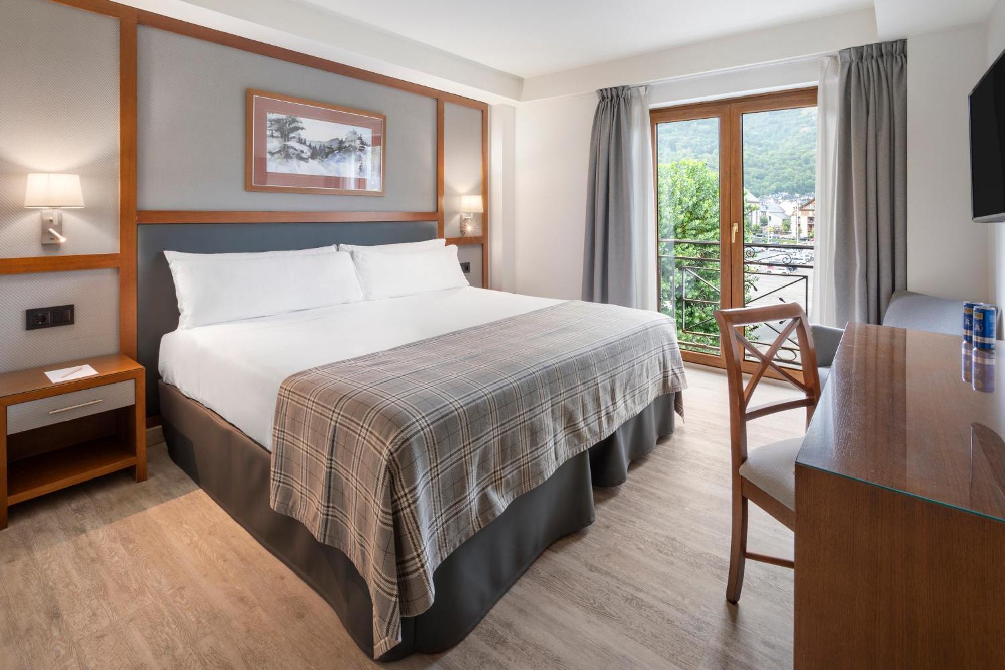 Hotel Vielha Val D'Aran, Affiliated By Melia Екстериор снимка